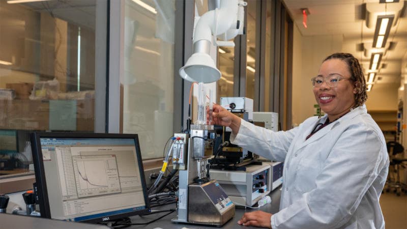 Lindsay Davis Makes History As First African American To Earn Ph.D. In Chemistry At The University Of Arlington