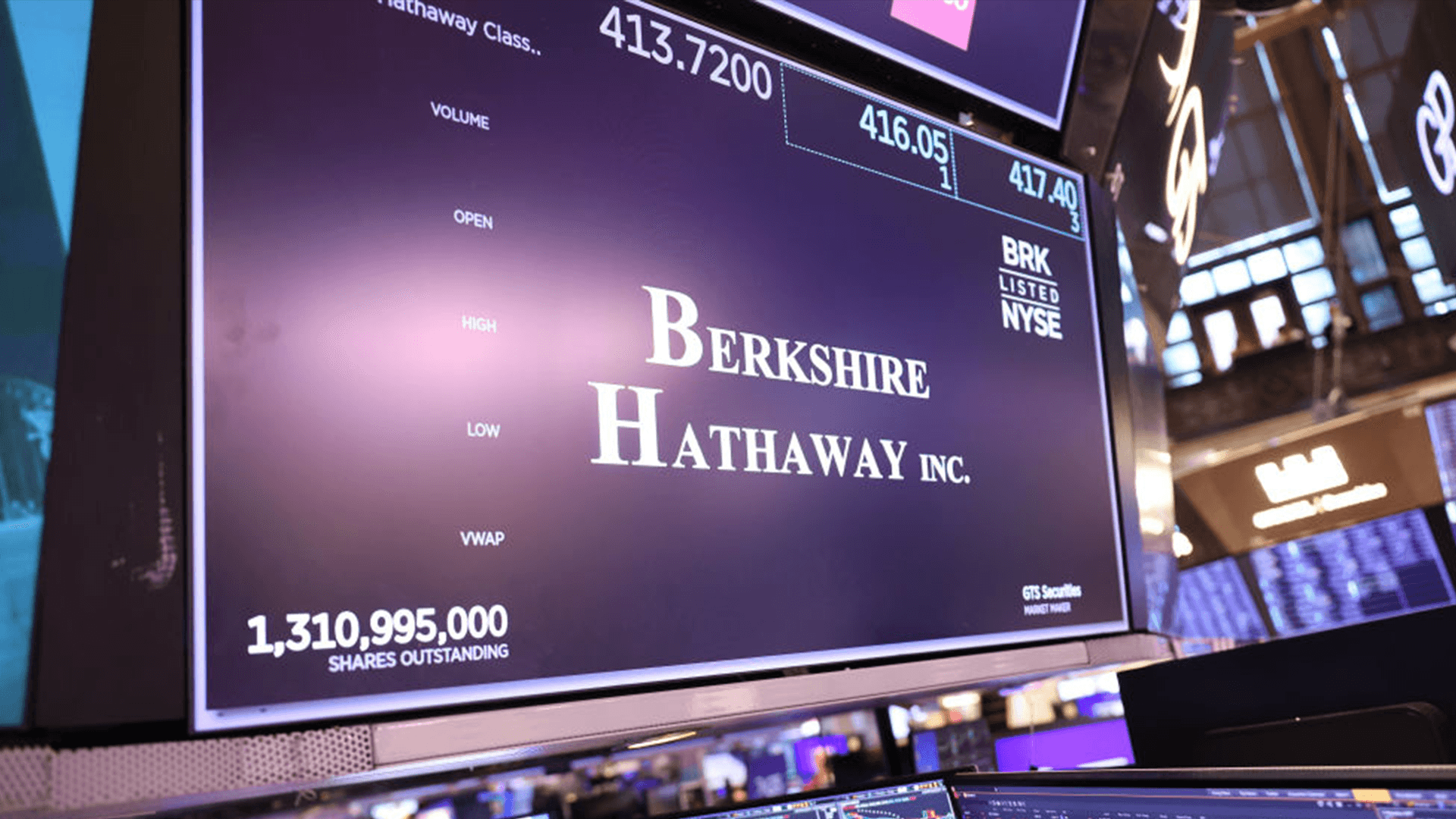 Warren Buffett’s Exit As CEO Triggers A 5% Decline In Berkshire Hathaway Stock