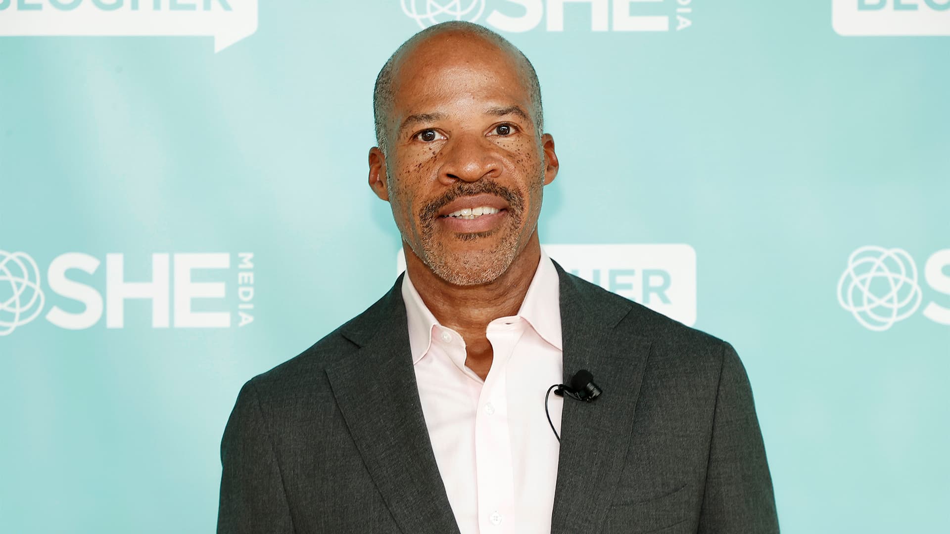 Ron Robinson Has Partnered With Girls in STEM To Inspire Future Generations Of Cosmetic Chemists Ron Robinson Has Partnered With Girls in STEM To Inspire Future Generations Of Cosmetic Chemists